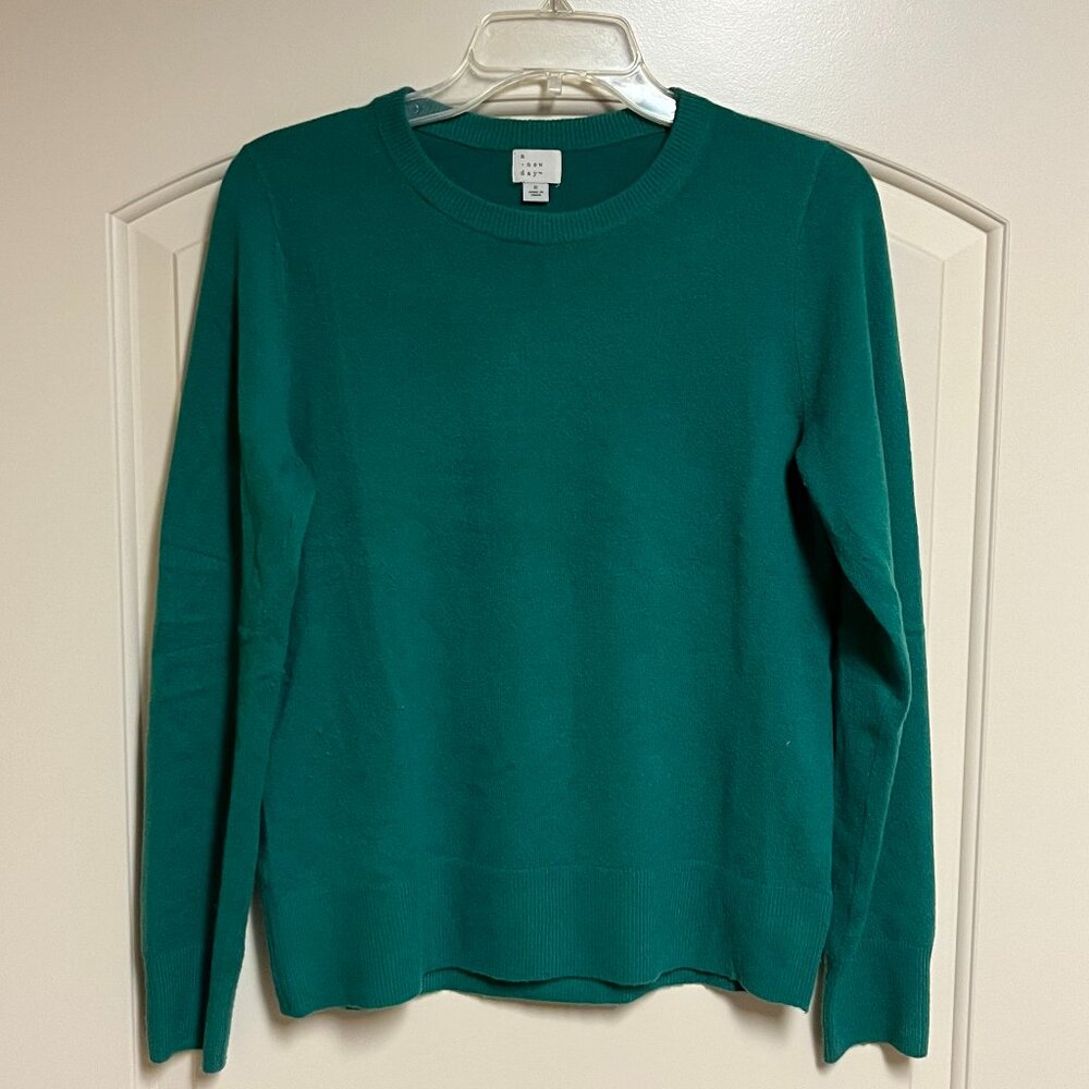 a new day Women's green long sleeve sweater Size S